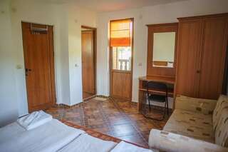 Дома для отпуска Gramatikova House Brŭshlyan Четырехместный номер с собственной ванной комнатой-7